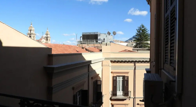 Elegante App.to in Centro, Забронировать Отель Отели Палермо с парковкой, рядом с San Francesco D'Assisi Basilica - Palermo, Парковка
