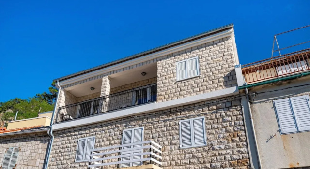 A3 - Beautiful Seafront apt w. Magnificent View, Varaa Hotelli Novigrad Kroatia