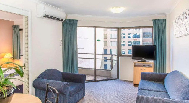 Апартаменты Metro Apartments on King