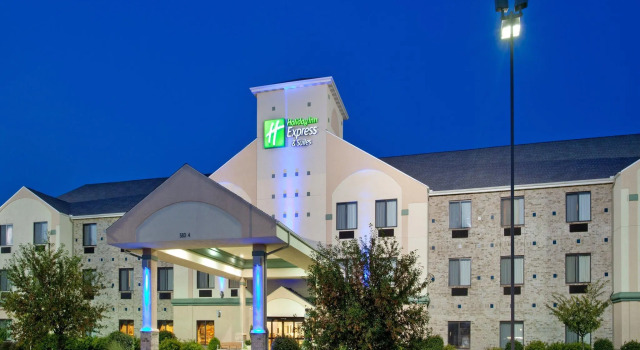 Holiday Inn Express Hotel & Suites Elkhart-South, an IHG Hotel, Prenota Hotel Elkhart 