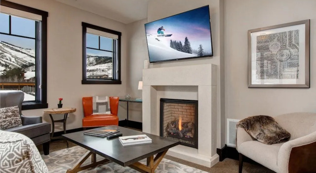 3815 Blackstone Drive Townhome by RedAwning, Забронировать Дом для отпуска Коттеджи Парк-Сити, рядом с Полет над каньонами, Коттедж