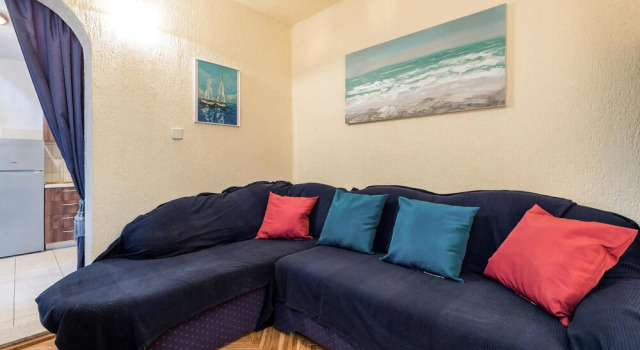 Amazing Home in Karlobag With 3 Bedrooms and Wifi