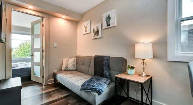 Modern and Cozy - 1BR King Apt With Netflix - Near DT Ottawa, Varaa Hotelli Ottawa 