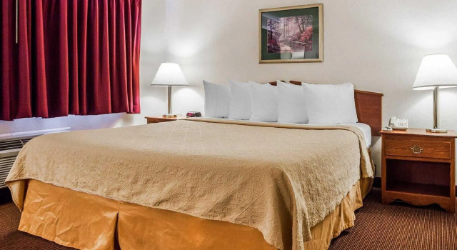 Номер Standard Quality Inn & Suites Des Moines - Merle Hay Road