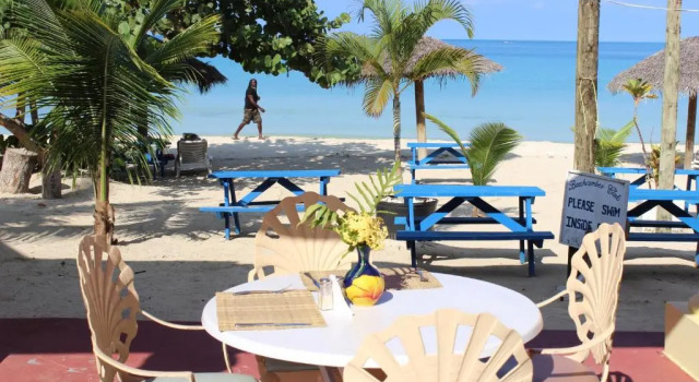 Beachcomber Club Resort, Rezerwuj Ośrodek wypoczynkowy Hotele w Westmoreland ze śniadaniem, Śniadanie
