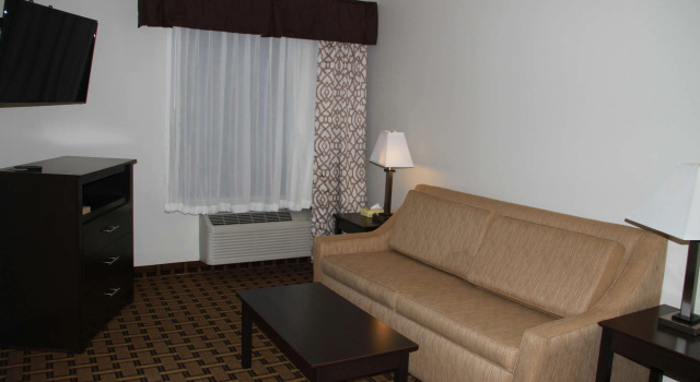 Двухместный люкс SureStay Plus Hotel by Best Western Coralville Iowa City