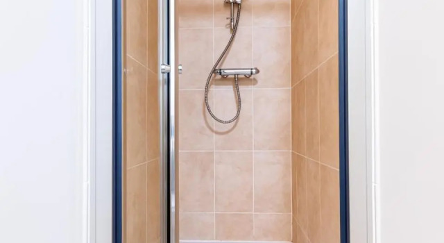 Коттедж LONG STAYS 25pct OFF - Beautiful 3 Bed & Parking By Klarok Short Lets & Serviced Accommodation