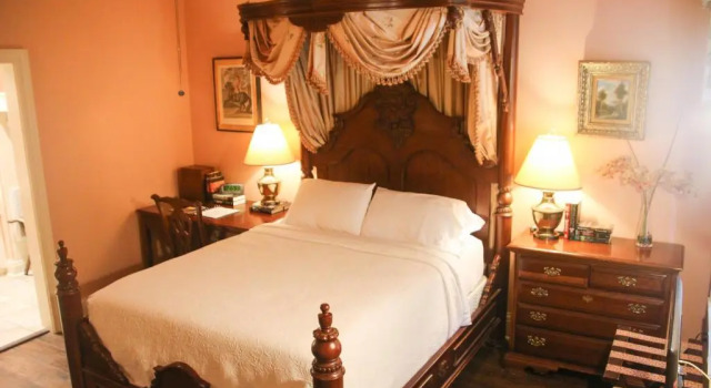 Номер Deluxe Anchuca Historic Mansion & Inn