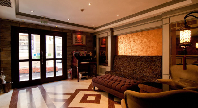 Seraglio Hotel & Suites