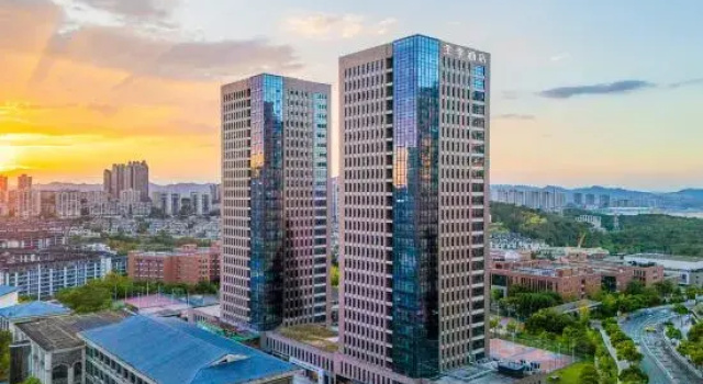 JI Hotel (Chongqing Happy Valley and The Ring Shopping Park and Chongguang Metro Station Hotel)