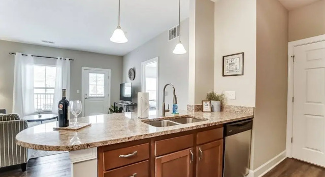 Walkable Pet-friendly 2BR 2BA On 1st Floor, Réserver Appartement Westerville Ohio