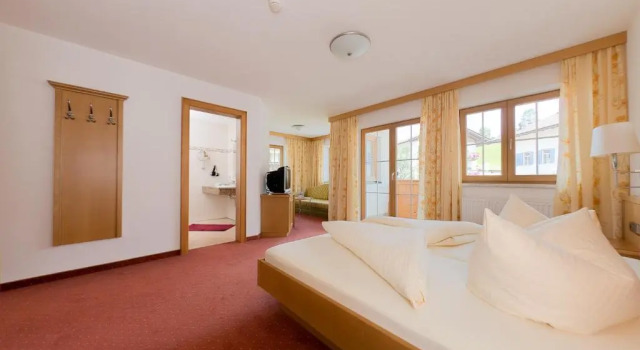 Der Schwendterwirt, Book Hotel Hotels in Kaiserwinkl with a Pool, Swimming Pool