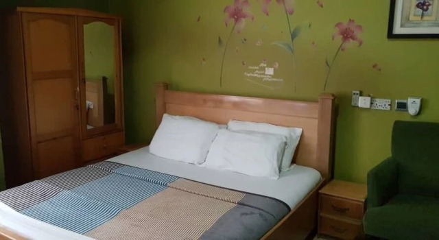 Holiday Home Hotel, Book Hotel Hotels in Kumasi with a Pool, Swimming Pool