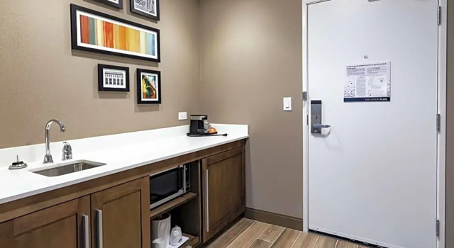 Студия Hampton Inn & Suites Columbia Killian Road