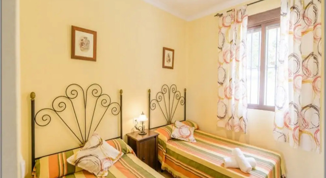 Villa in Algodonales - 104243 by MO Rentals, Забронировать Вилла Коттеджи Альгодоналес, Коттедж