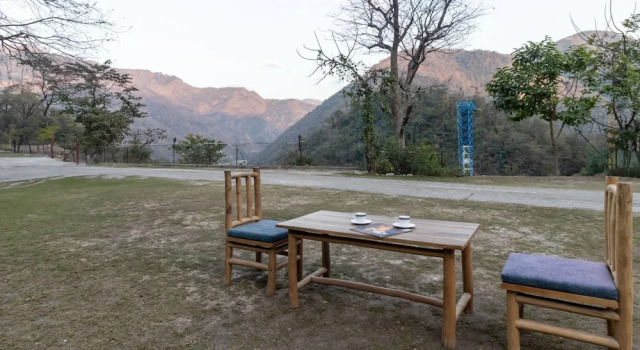 Itsy Hotels Paddler Zone With Bungee Jumping, Rezerwuj Hotel Hotele w Uttarakhand z basenem, Basen
