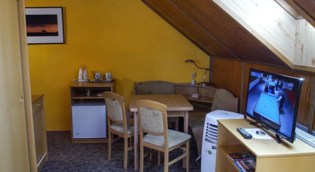 Penzion Kapitan, Rezerwuj Hotel Hotele w Central Bohemia z parkingiem, Parking