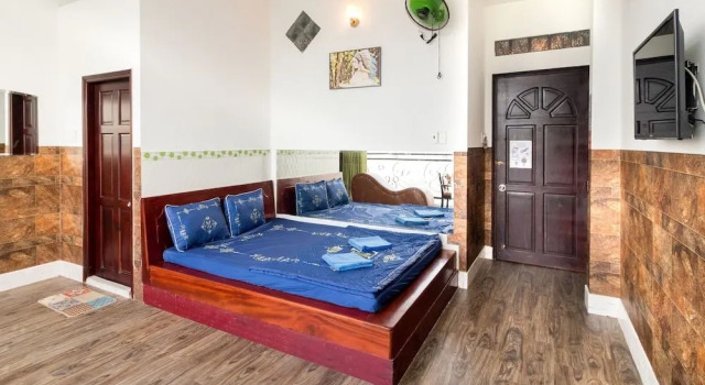 Spot on 881 Hoang Bach 3, Забронировать Отель Binh Tan District 