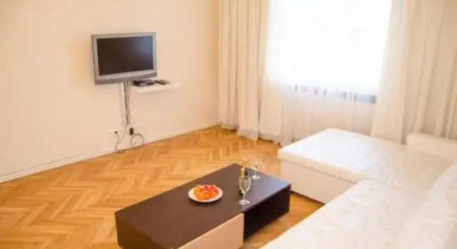 Two-Bedroom Apartment Town Hall with Free Parking, Rezerwuj Apartament Hotele w Riga z parkingiem, Parking