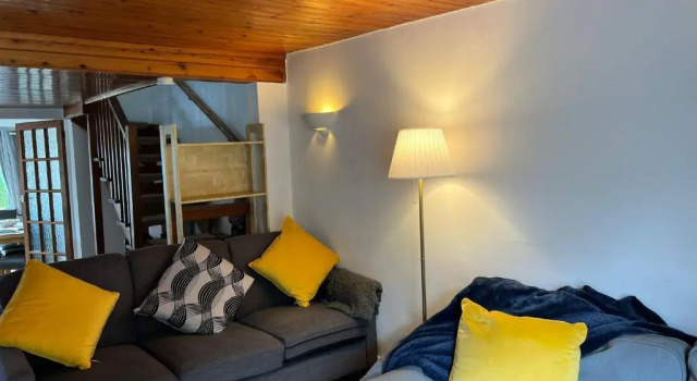 Beautiful Holiday Cottage with 2 Bedrooms., Book Feriehus Sommerhuse i Nettlestone, Hytte