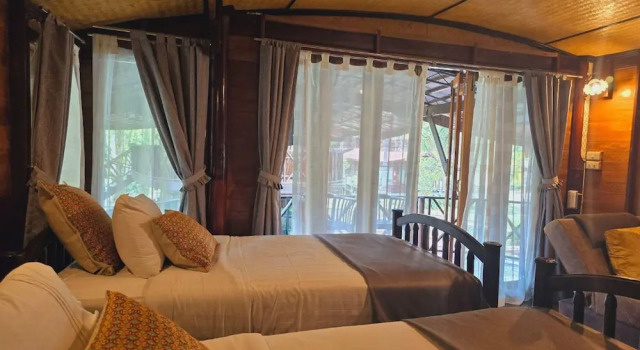 Номер Deluxe Kaengkrachan Boathouse Paradise Resort
