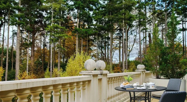 Двухместный номер Superior с балконом Powerscourt Hotel, Autograph Collection