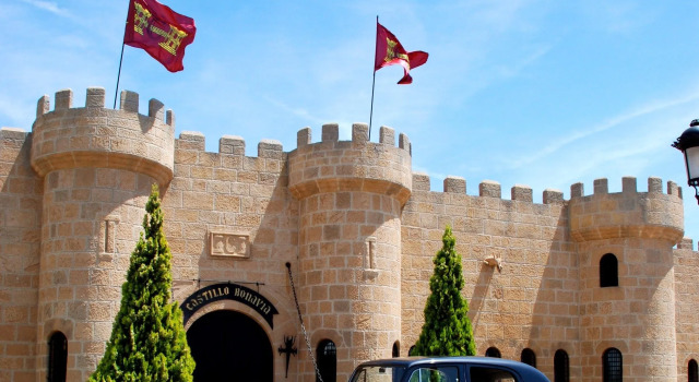 Hotel Castillo Bonavía, Book Hotel Hotels in Aragon with a Pool, Swimming Pool