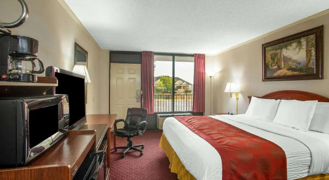 Branson Yellow Rose Inn and Suites