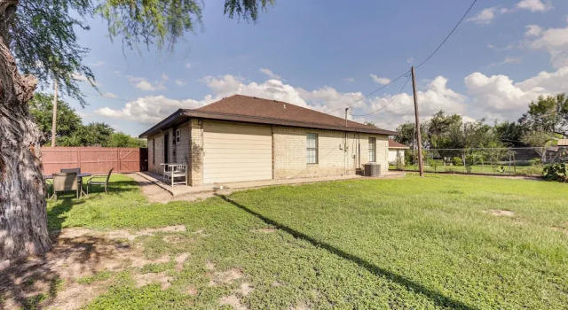 San Juan Home w/ Spacious Backyard Near Border!, Забронировать Дом для отпуска Сан-Хуан Rio Grande Valley