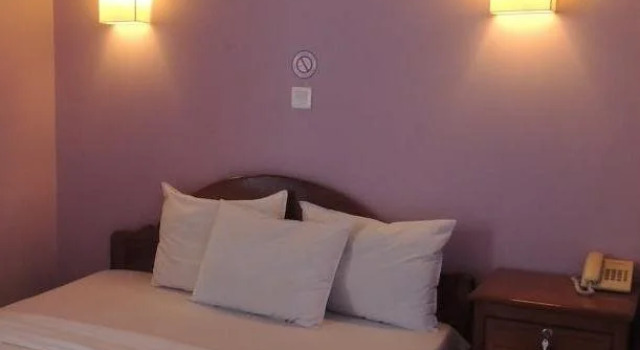 Smileys Hotel, Buchen Sie Hotel Prampir Makara 