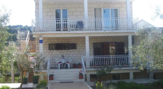 Apartments Biočić, Забронировать Апартаменты/квартира Отели Корчулы с парковкой, рядом с Частный Пляж «Виллы Корчула», Парковка