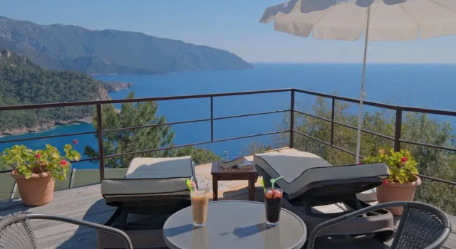 Deluxe Dvoulůžkový s manželskou postelí Bungalov a výhledem na moře Kabak Avalon Bungalows