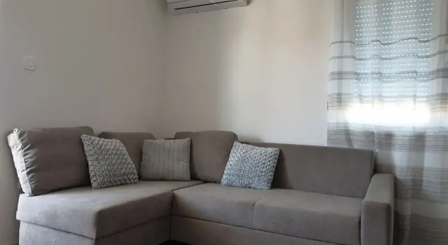 Apartment Pocrnja, Забронировать Апартаменты/квартира Рогозница Шибенско-Книнская жупания
