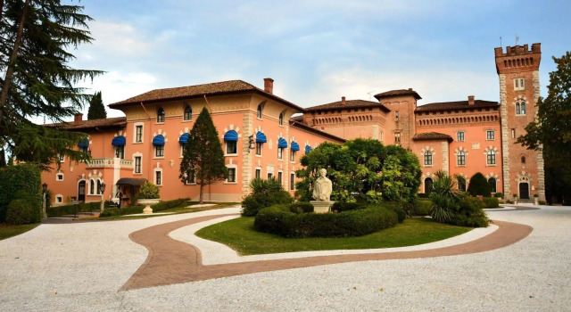Castello di Spessa Golf & Wine Resort, Book Ferieresort Hoteller i Friuli Venezia Giulia med parkering, Parkering