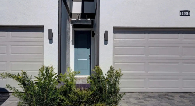 Luxury Townhouse w/ Private Pool Near Disney & Universal