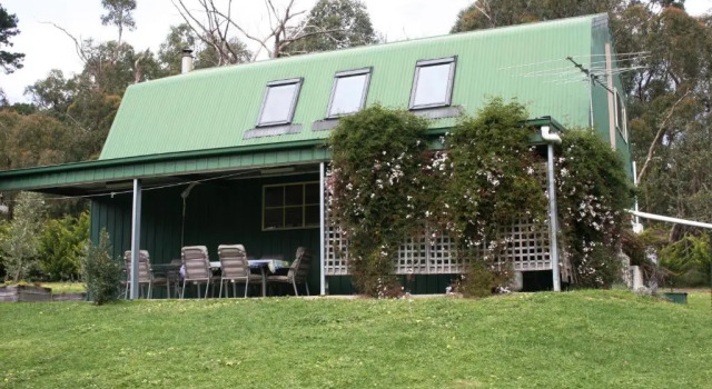 Коттедж The Barn at Charlottes Hill