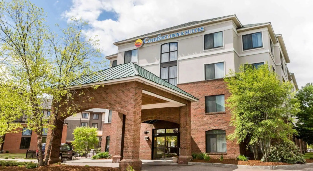 Comfort Inn & Suites South Burlington, Varaa Hotelli Hotellit New England uima-altaalla, Uima-allas