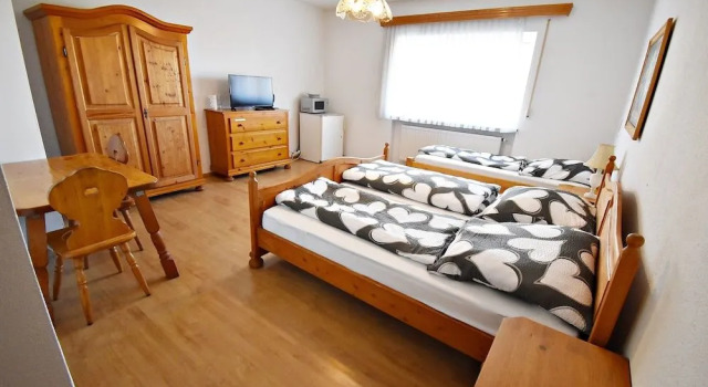 Seehaus Mamming - Hotel - Schlaffässer - Biergarten - Camping, Book Hotel Mamming Lower Bavaria