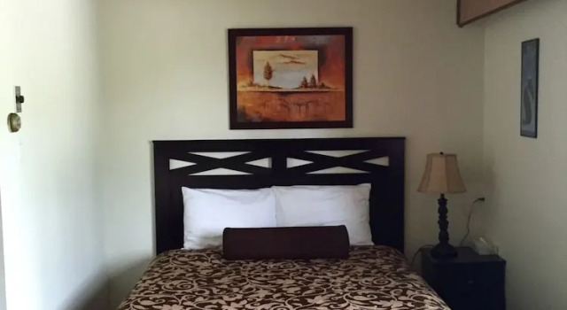 Четырёхместный номер Standard Copper River Motel
