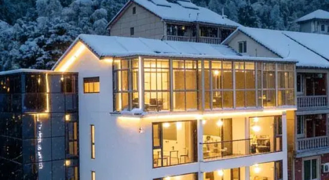 Sitting Forget·Shanyun Homestay (Anji Canglong Baipu Branch), Prenota Hotel Hotel a Huzhou con piscina, Piscina