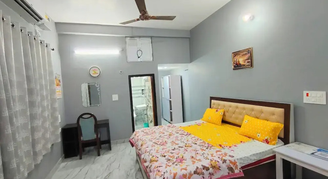 Номер Deluxe Hotel O by OYO Neeta Homestay
