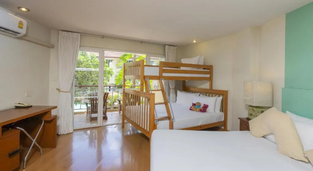 Полулюкс Pool Access семейный Bella Villa Cabana