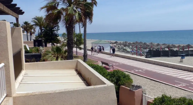 Апартаменты с 2 комнатами с видом на океан Lovely 2 Bedroom Apartment With Pool