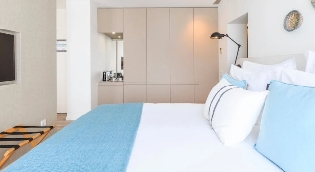 Люкс с балконом Santiago Hotel