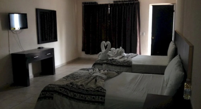 OYO Hotel Real Dorado, Rezerwuj Hotel Hotele w Baja California Sur z parkingiem, Parking