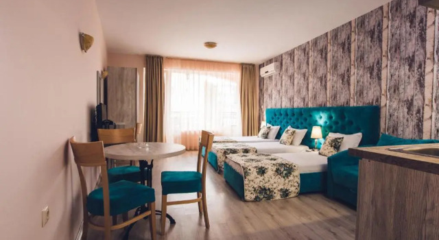 Трёхместный номер Standard Avenue Deluxe Hotel