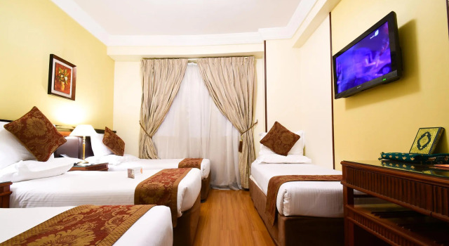 Четырёхместный номер Standard Al Ansar Golden Tulip