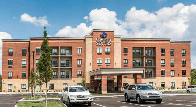 Люкс с балконом Comfort Suites Florence - Cincinnati South