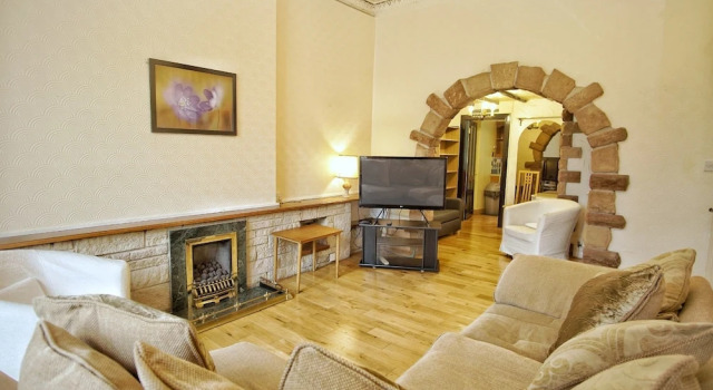 Spacious 2 Bedroom Flat, Leith Walk, Забронировать Отель Отели Эдинбурга 3 звезды, рядом с City Observatory, 3*