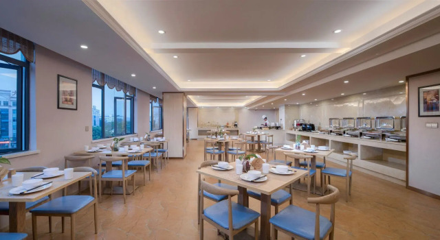 Vienna Hotel (Tea City Central Store of Pu 'er Airport), Rezerwuj Hotel Pu'er Yunnan